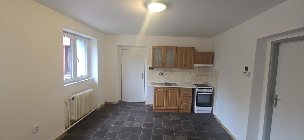 Pronájem bytu 3+1 90 m² – fotografie 2