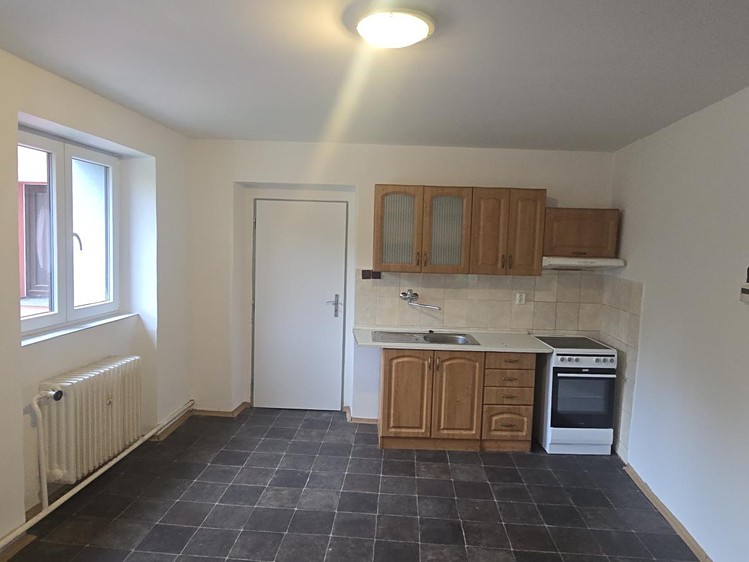 Pronájem bytu 3+1, 90 m² (2 z 11)