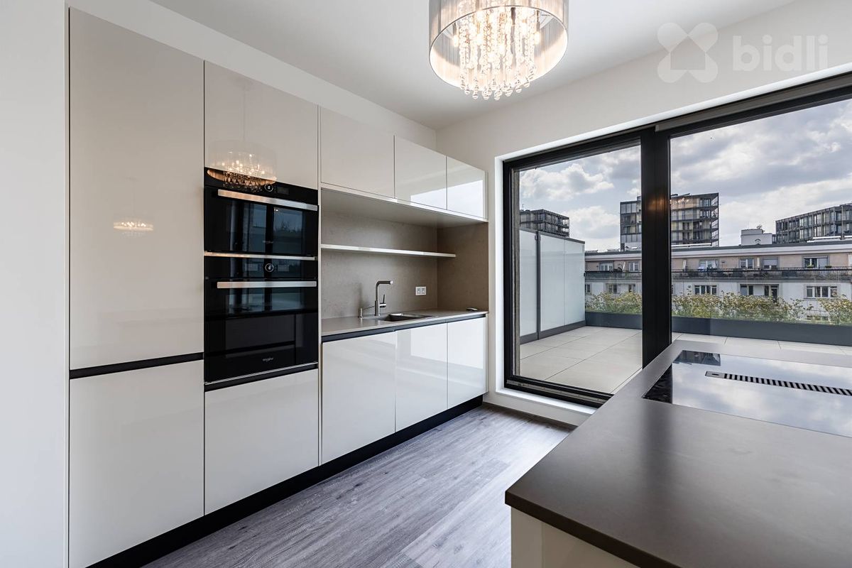 Pronájem bytu 4+kk 120 m² – fotografie 3
