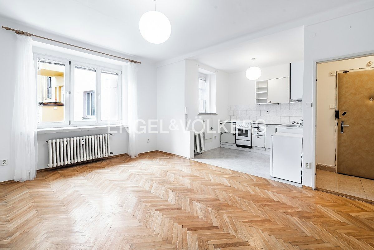 Pronájem bytu 1+kk 35 m²