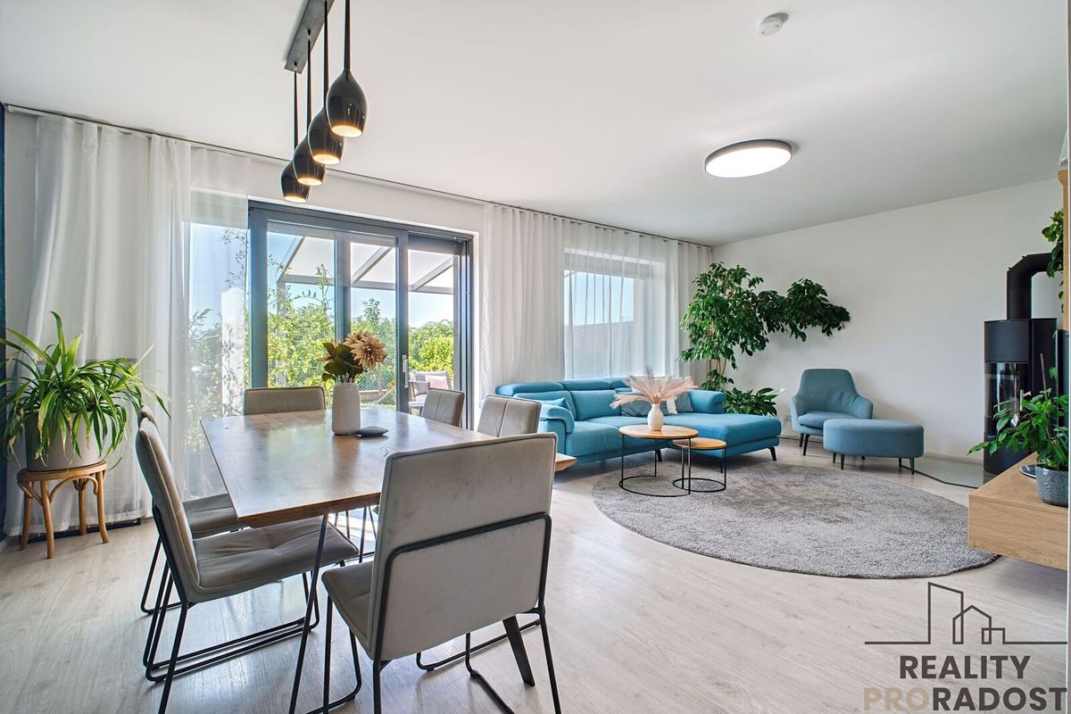 Prodej rodinného domu 137 m², pozemek 502 m² – fotografie 2