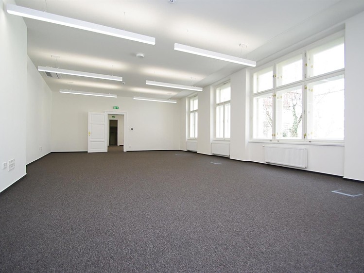 Комерційне приміщення в оренду, 154 м² (2 з 17)