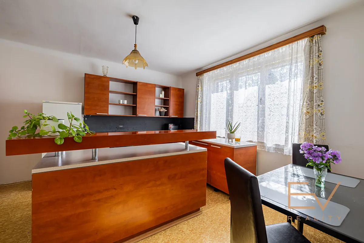Prodej rodinného domu 216 m², pozemek 681 m²