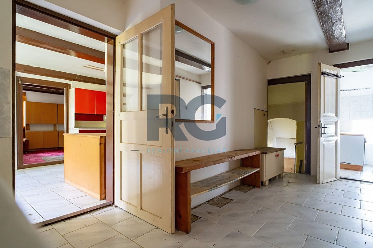 Prodej rodinného domu 449 m², pozemek 1102 m² – fotografie 4