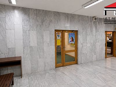 Pronájem obchodního prostoru 37 m²