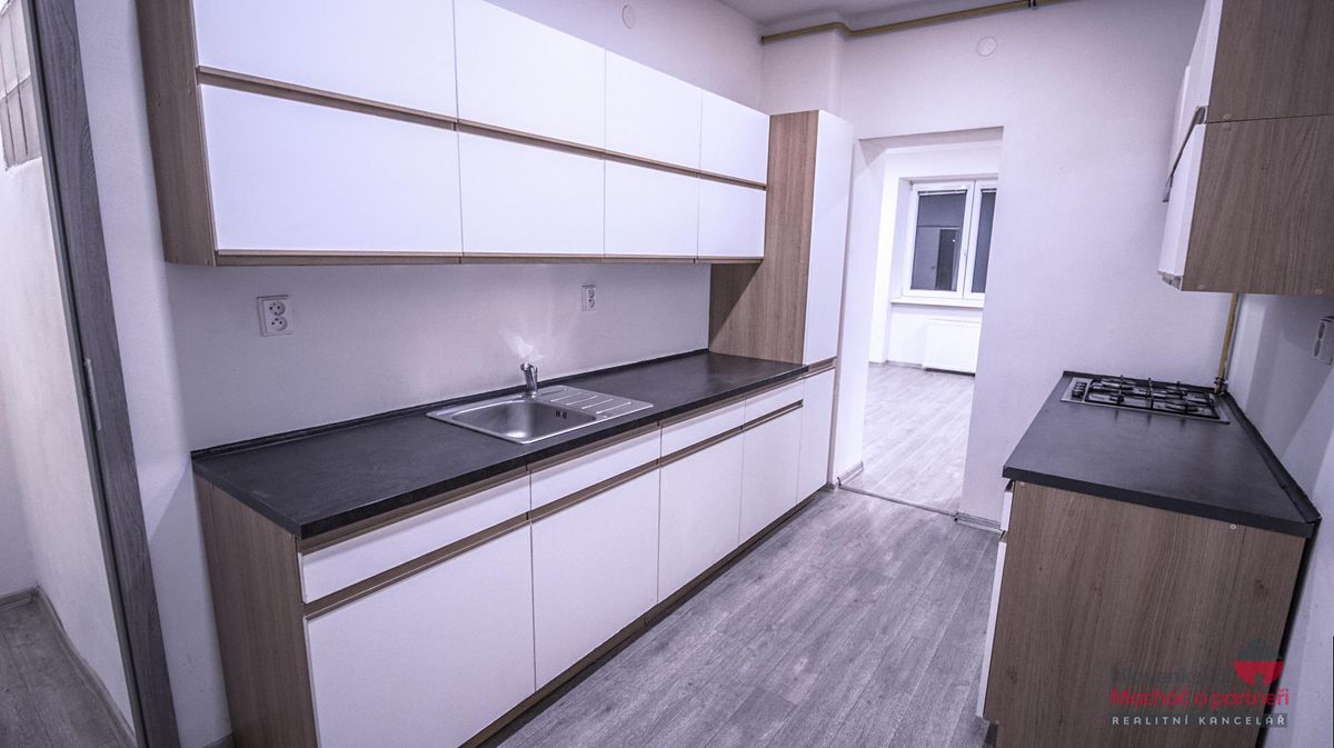 Pronájem bytu 3+1 85 m² – fotografie 2