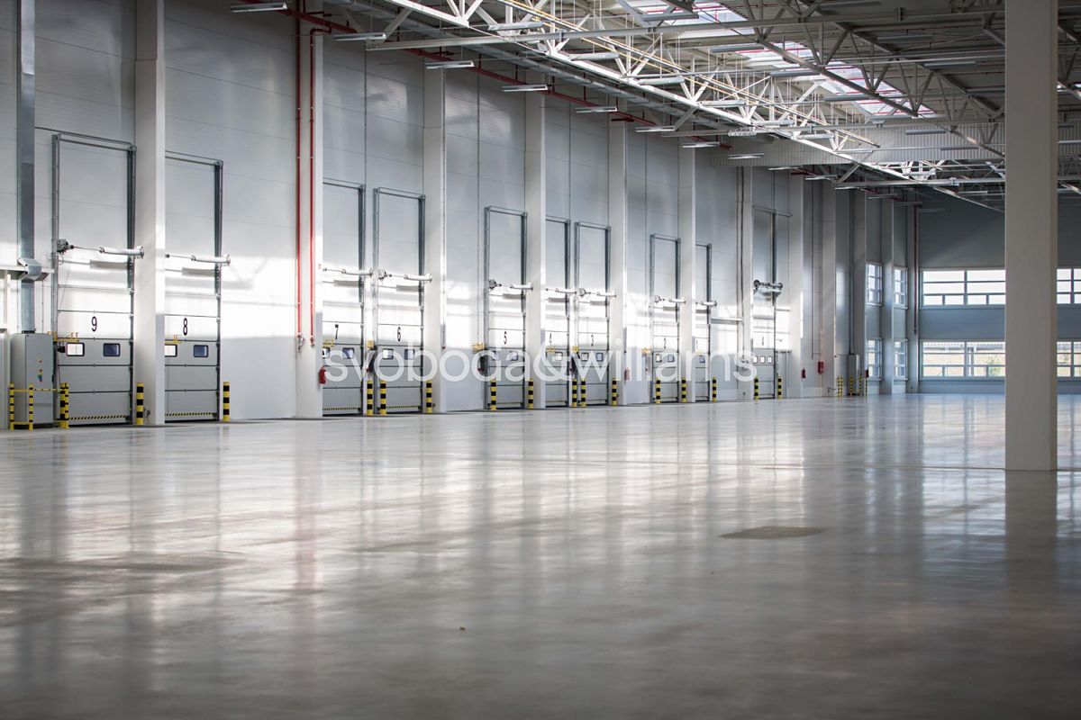 Pronájem skladového prostoru 8872 m² – fotografie 2