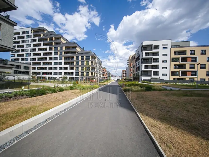 Prodej bytu 2+kk 56 m², Praha – náhled fotky 1