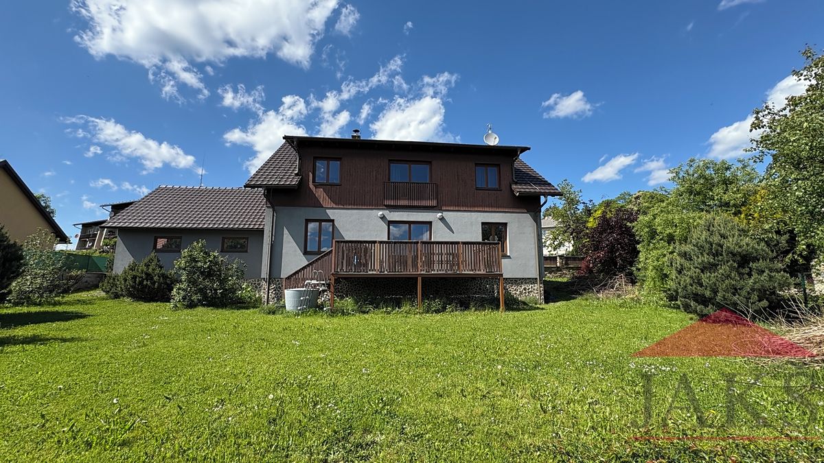 Prodej rodinného domu 162 m², pozemek 733 m² – fotografie 3