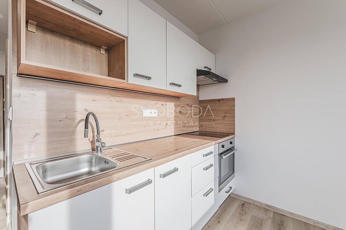Pronájem bytu 1+1 35 m² – fotografie 2
