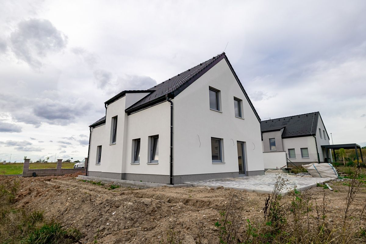 Prodej rodinného domu 165 m², pozemek 1012 m² – fotografie 2