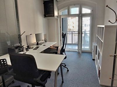 Pronájem kanceláře 234 m²