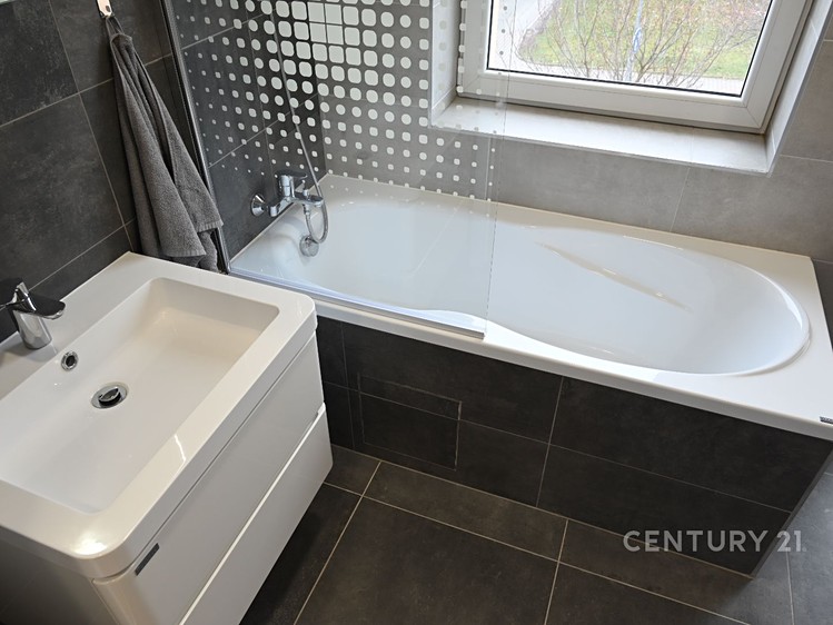 Pronájem bytu 2+kk, 56 m² (20 z 24)