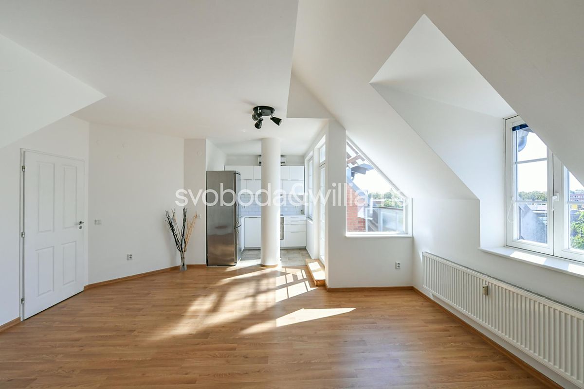 Pronájem bytu 2+kk 111 m² – fotografie 2