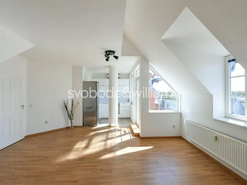 Pronájem bytu 2+kk 111 m², Praha – náhled fotky 2