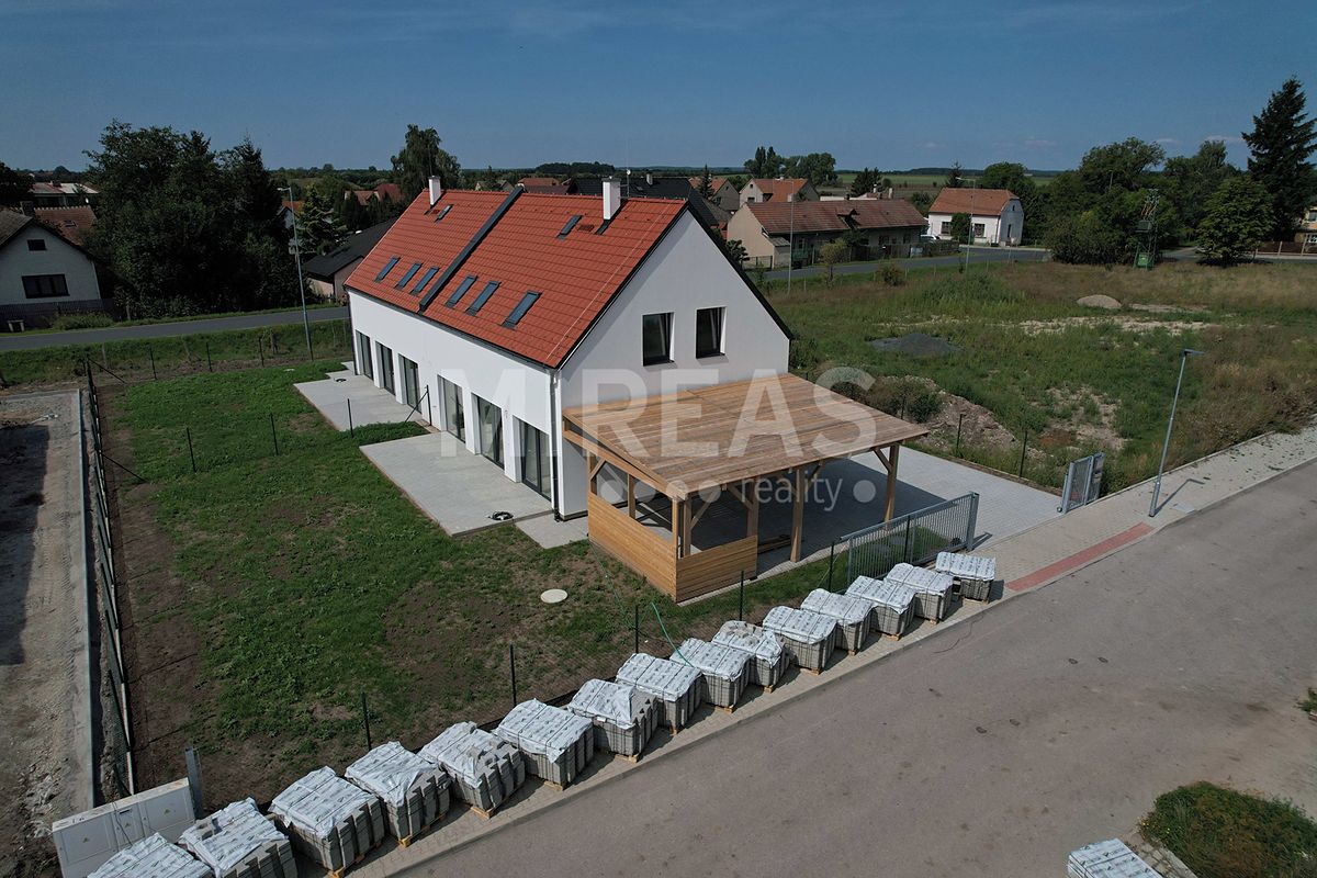 Prodej rodinného domu 133 m², pozemek 440 m² – fotografie 3