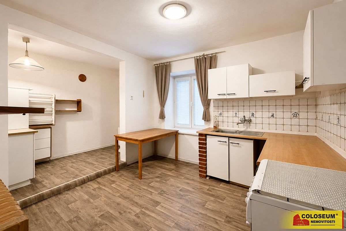 Prodej rodinného domu 100 m², pozemek 150 m² – fotografie 2