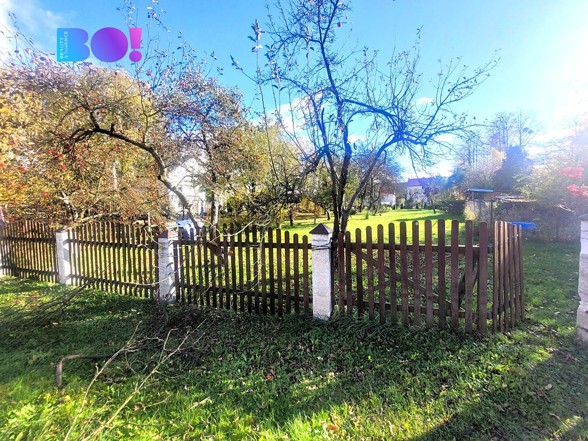 Prodej stavebního pozemku 897 m² – fotografie 3