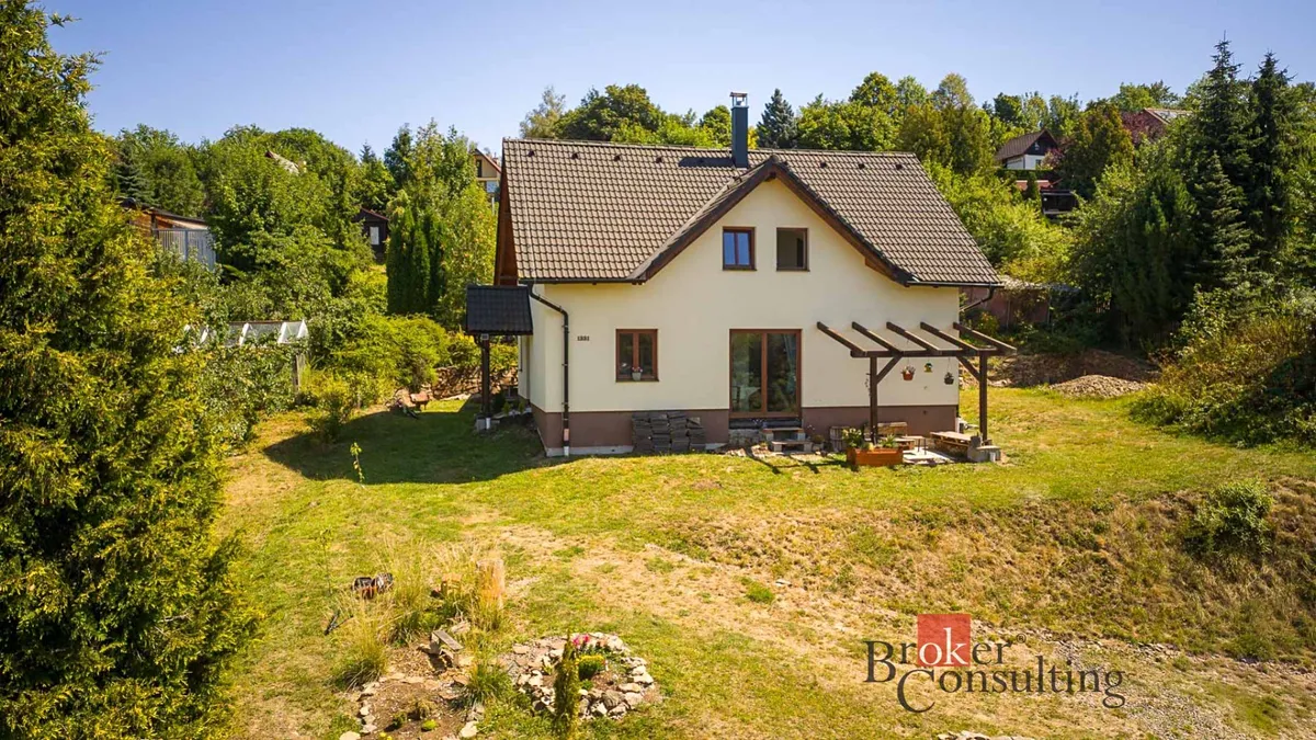 Prodej rodinného domu 200 m², pozemek 926 m²