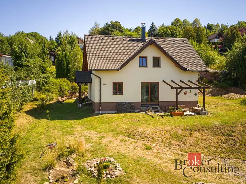 Prodej rodinného domu 200 m², pozemek 926 m², Nové Město na Moravě – náhled fotky 1
