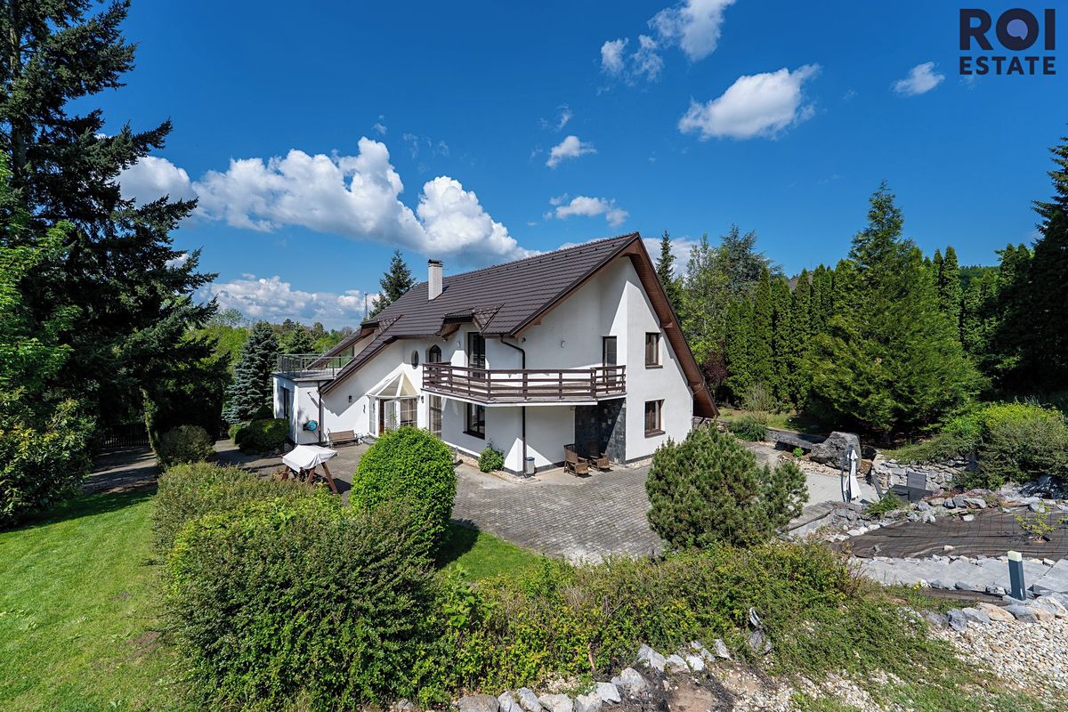 Prodej rodinného domu 385 m², pozemek 3509 m²