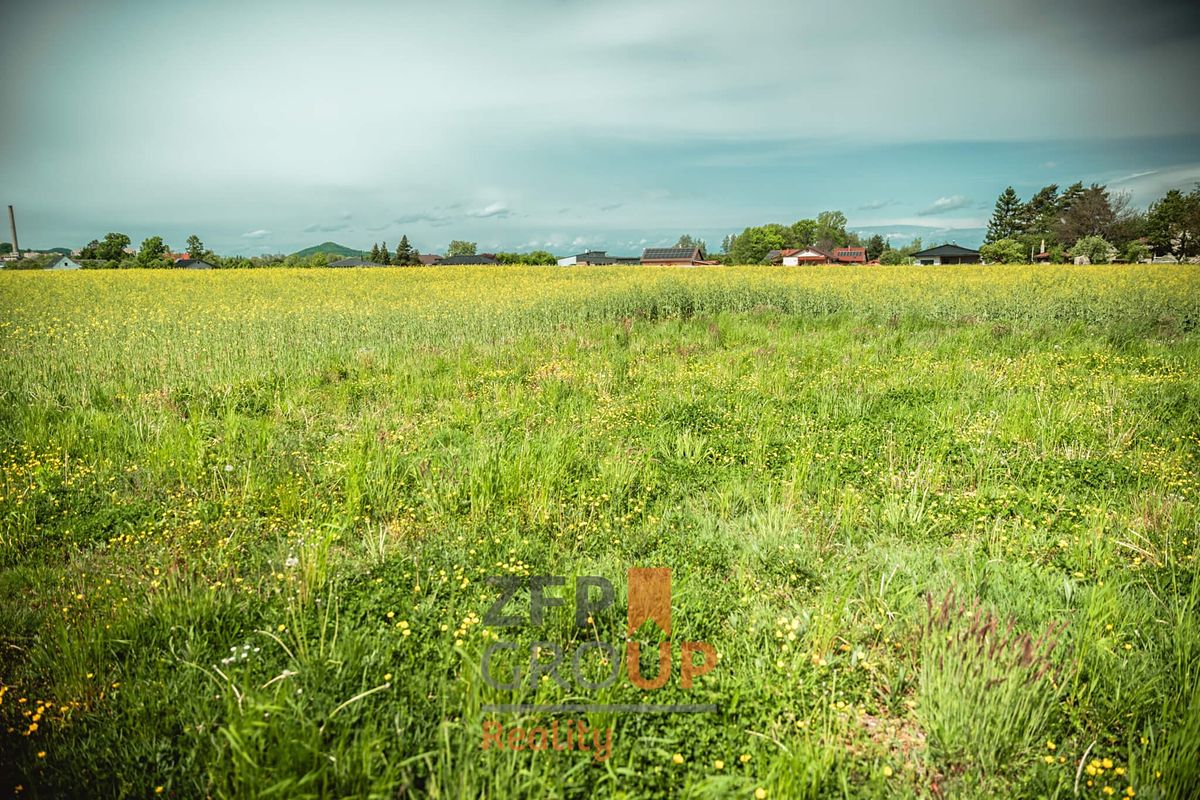 Prodej stavebního pozemku 904 m² – fotografie 3