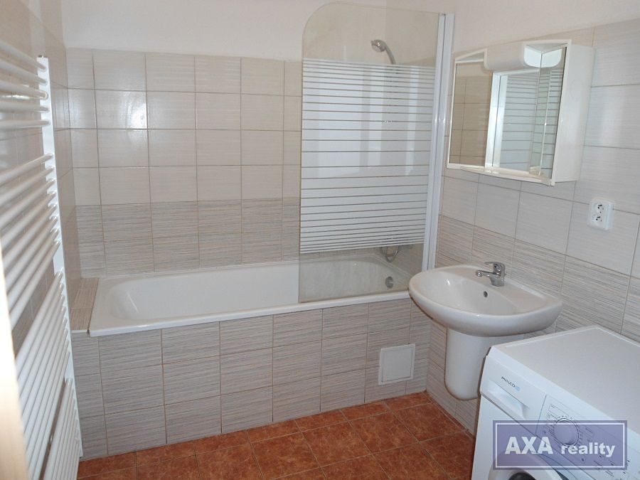 Pronájem bytu 2+kk 62 m² – fotografie 3