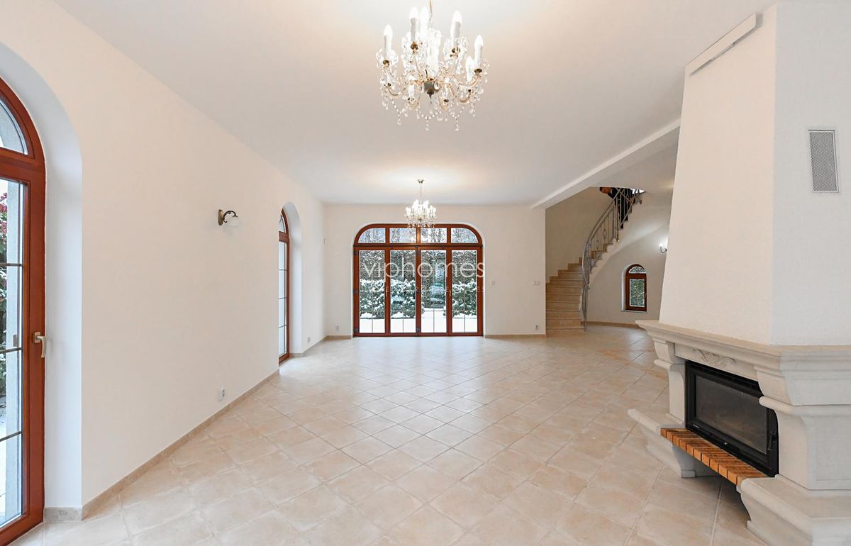 Pronájem vily 270 m², pozemek 592 m²
