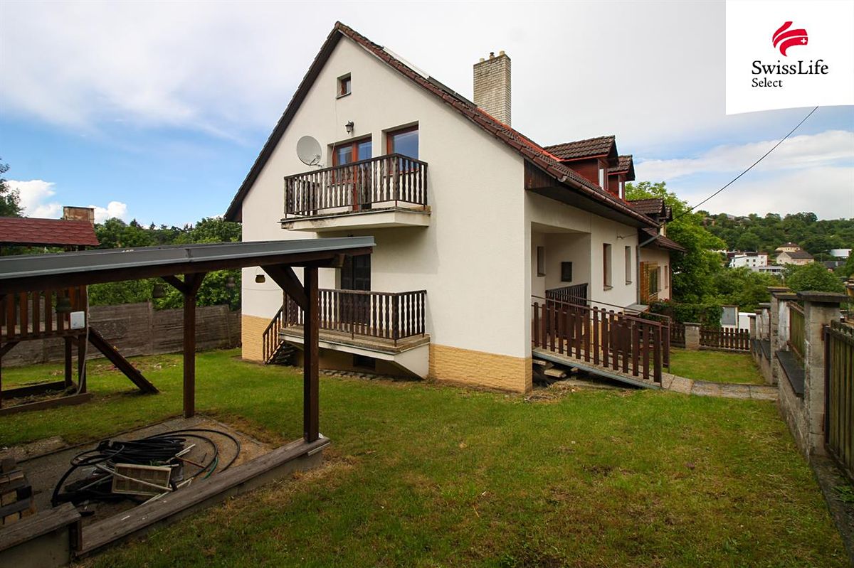 Prodej rodinného domu 245 m², pozemek 388 m²
