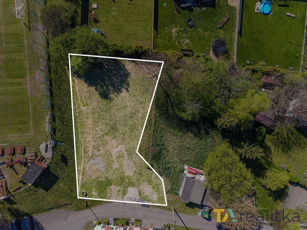 Prodej stavebního pozemku 818 m² – fotografie 2