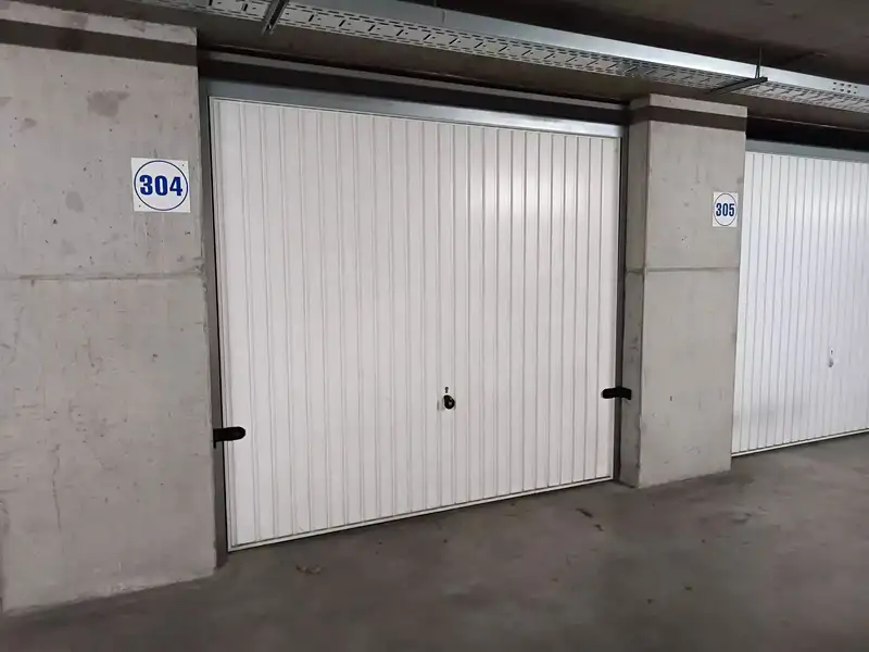 Prodej garáže 16 m², Praha – náhled fotky 1