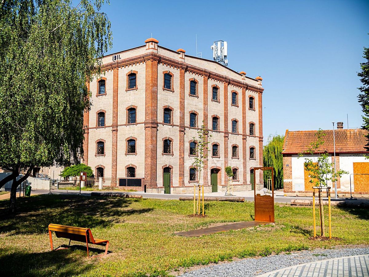 Pronájem obchodního prostoru 142 m²
