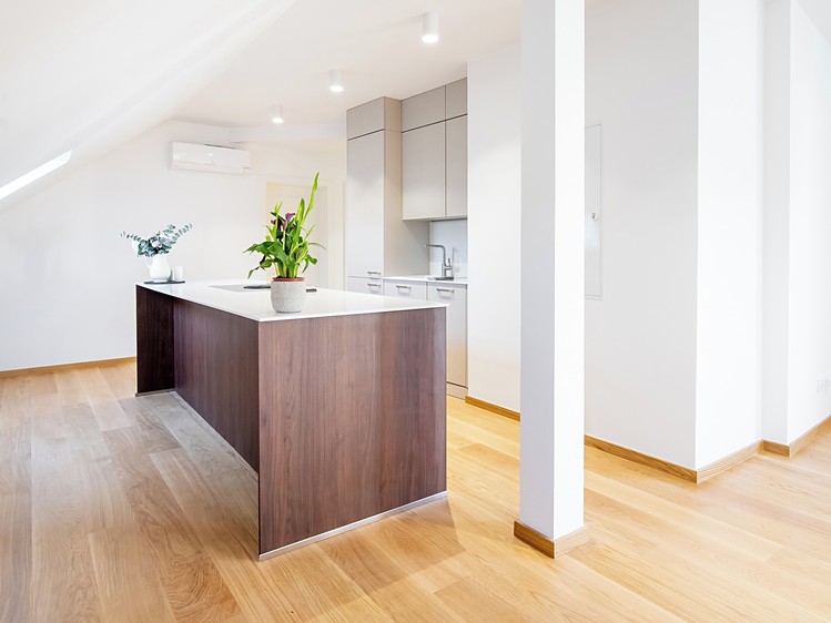 Pronájem bytu 3+kk, 104 m² (2 z 12)