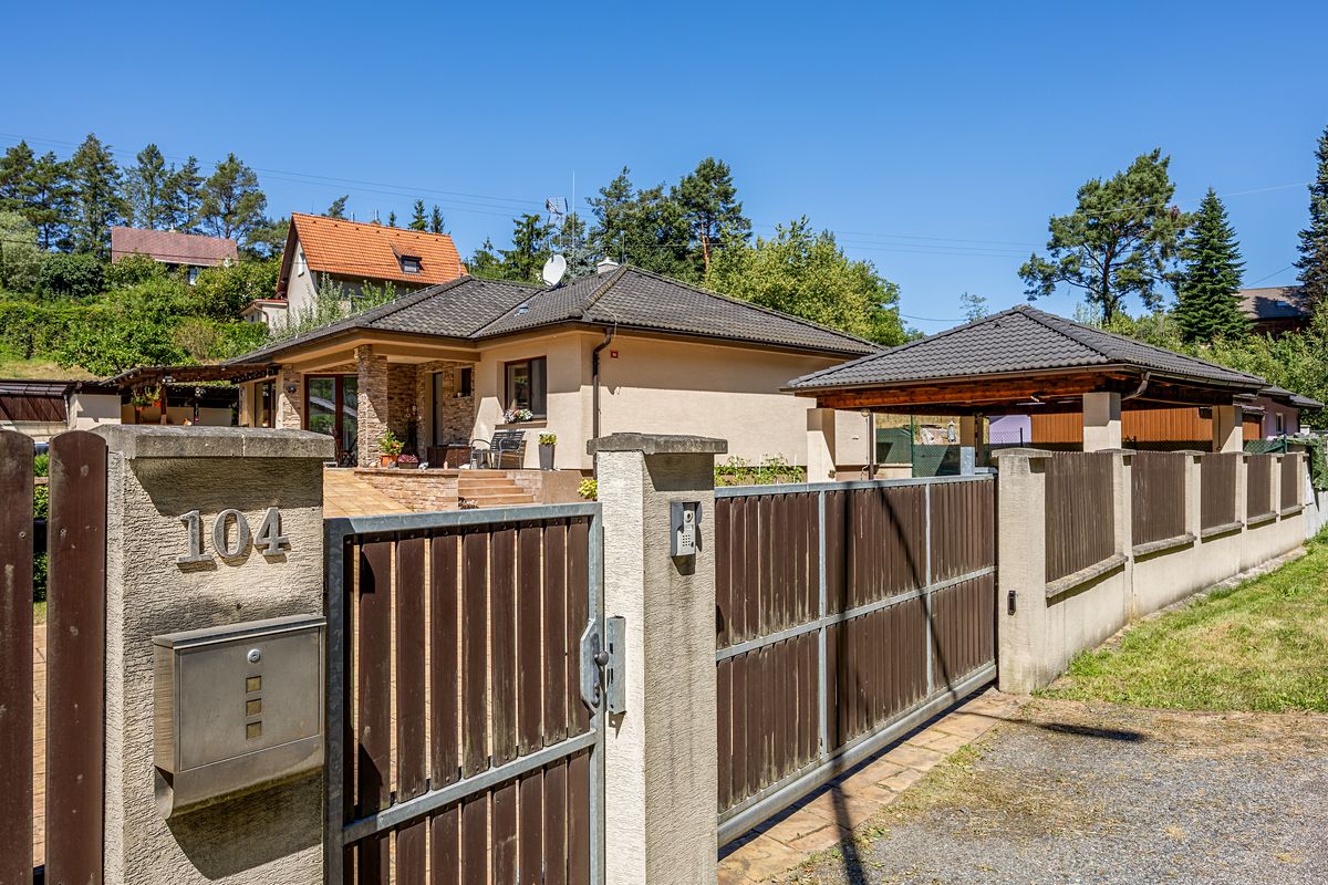 Prodej rodinného domu 114 m², pozemek 784 m² – fotografie 3
