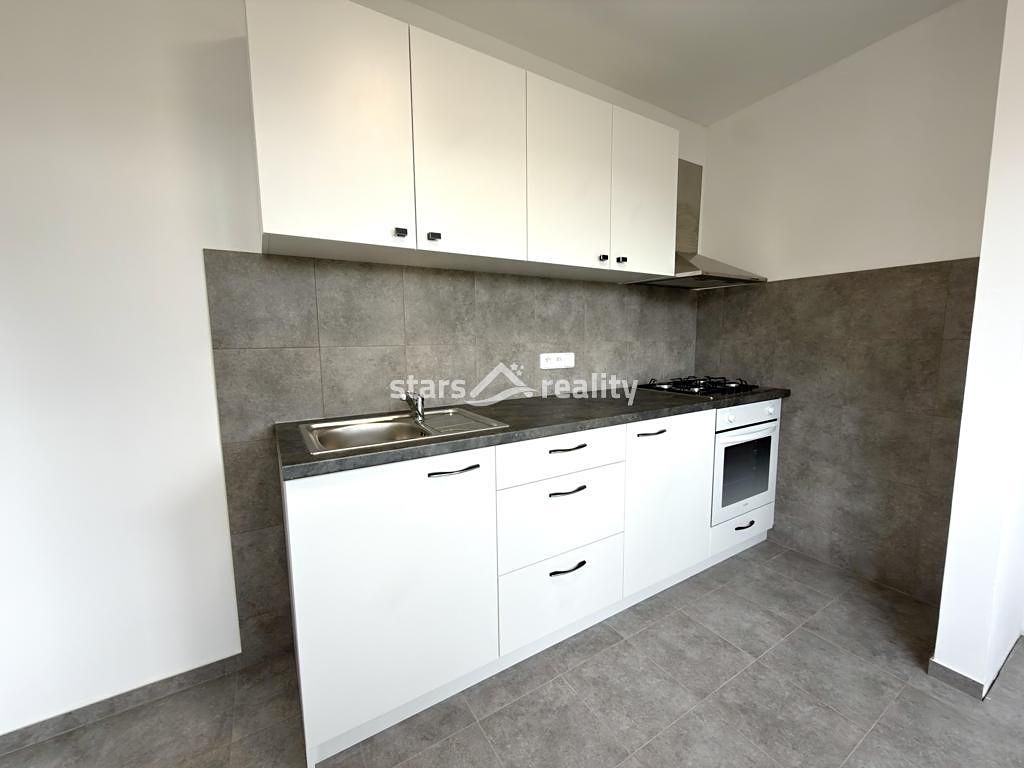 Pronájem bytu 2+1 56 m² – fotografie 3