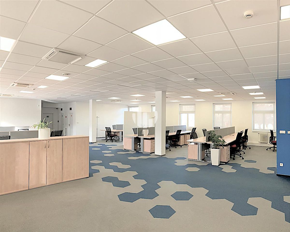 Pronájem kanceláře 193 m² – fotografie 3