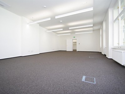 Комерційне приміщення в оренду, 154 м² (3 з 17)