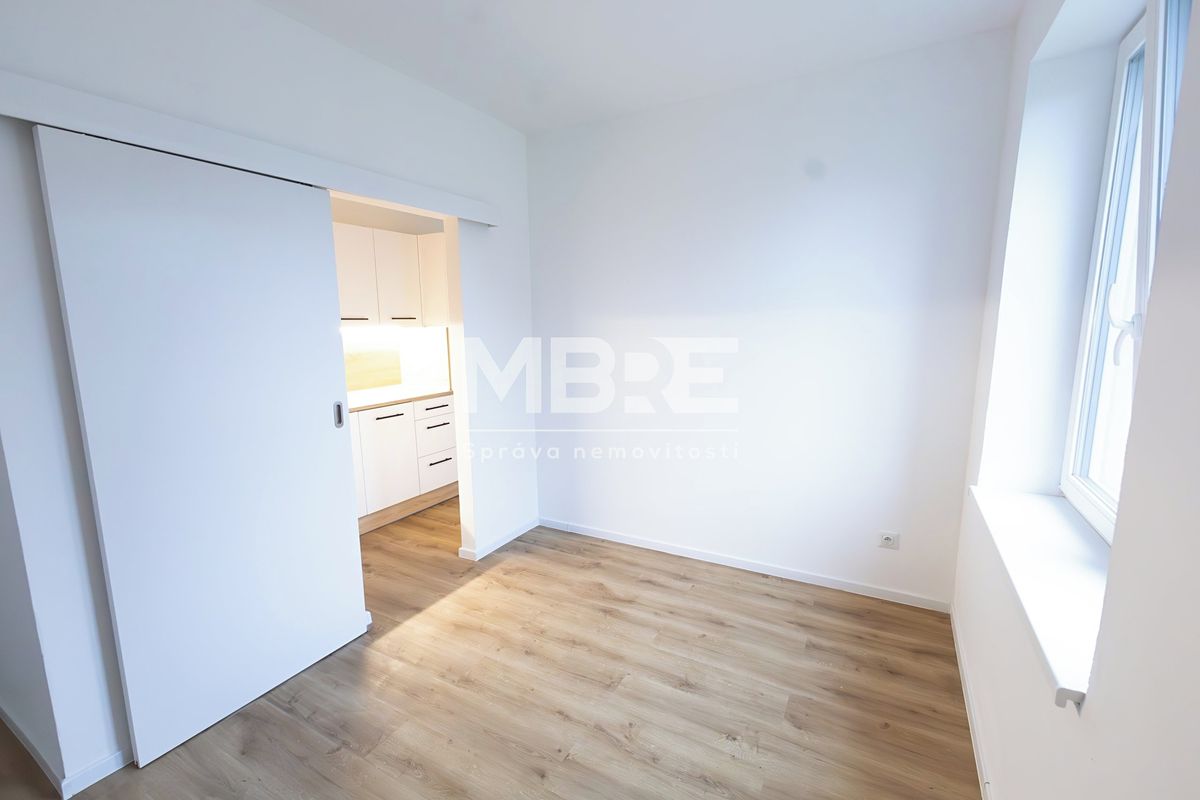 Pronájem bytu 2+kk 46 m² – fotografie 3
