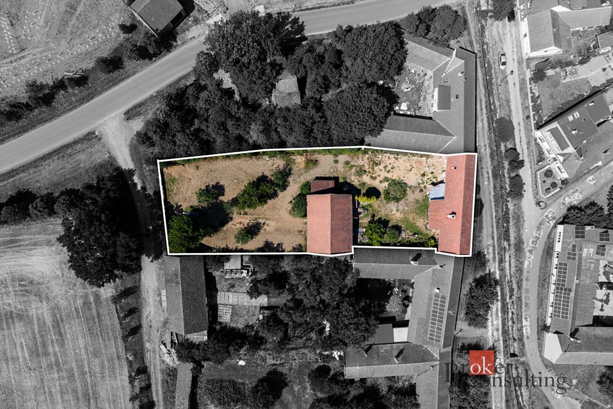 Prodej rodinného domu 250 m², pozemek 1996 m² – fotografie 2