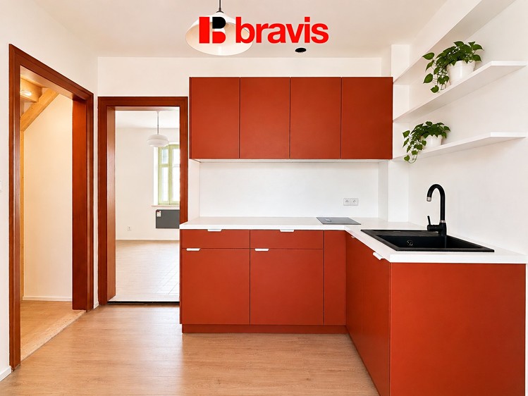 Prodej domu, 80 m² (2 z 21)