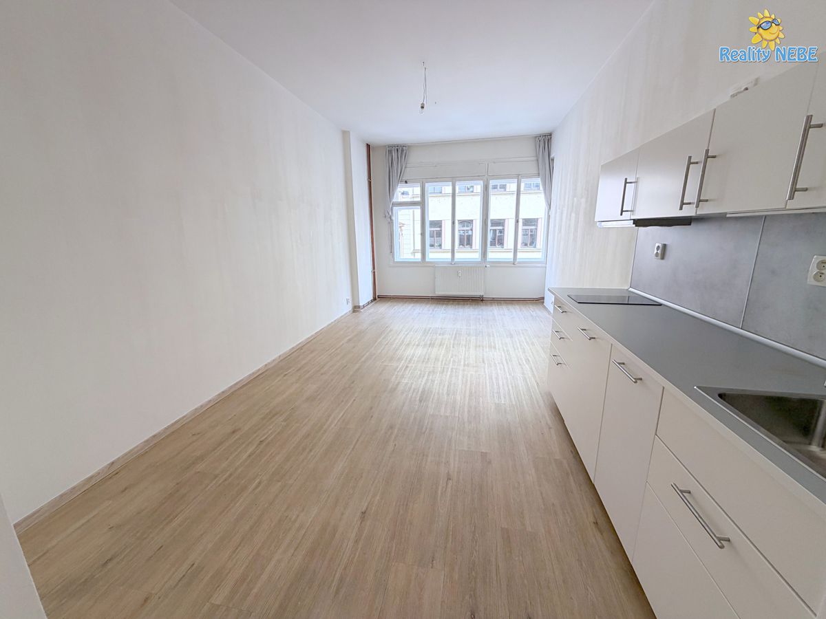 Pronájem bytu 1+kk 32 m²