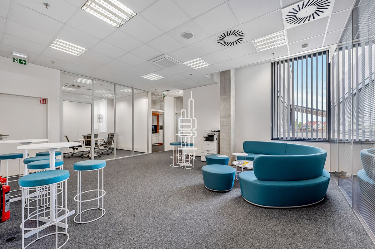 Pronájem kanceláře 150 m² – fotografie 4