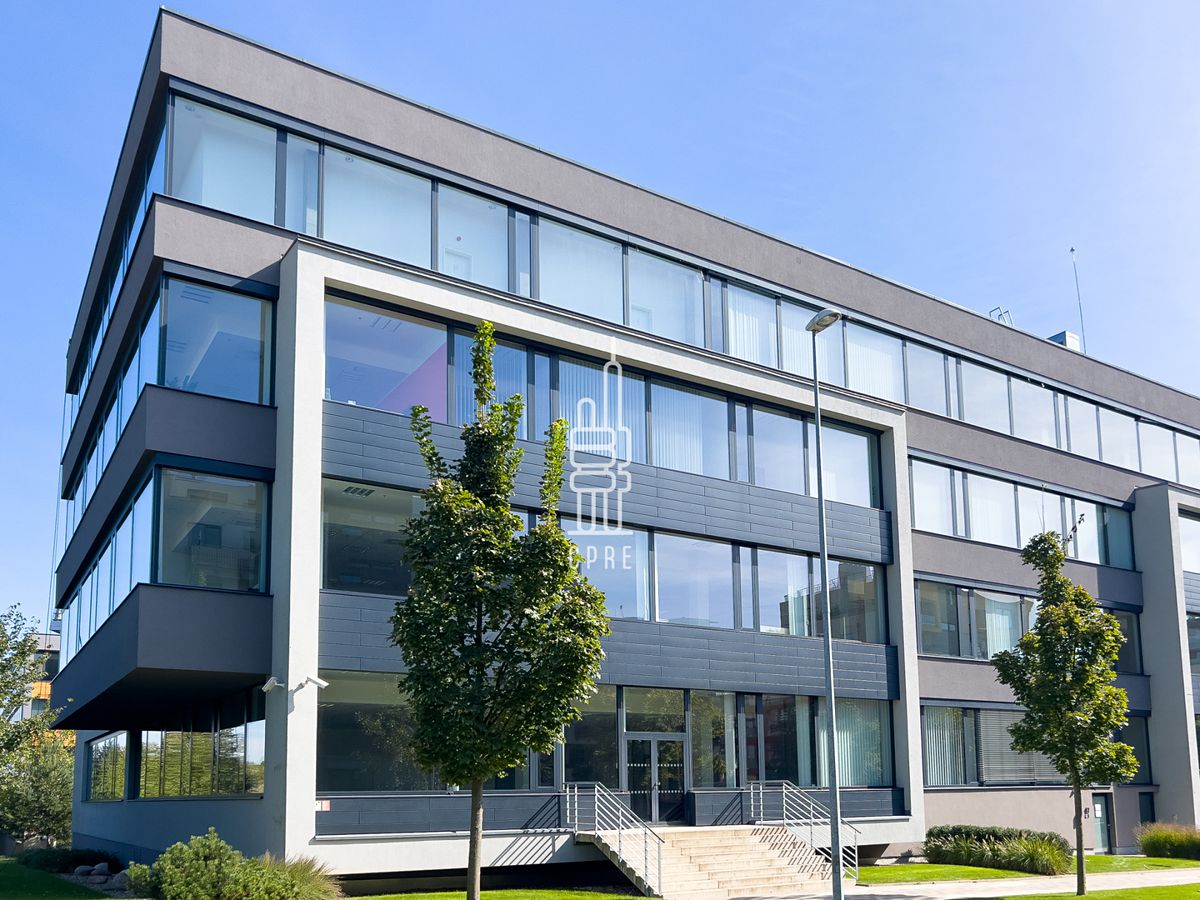 Pronájem kanceláře 440 m²