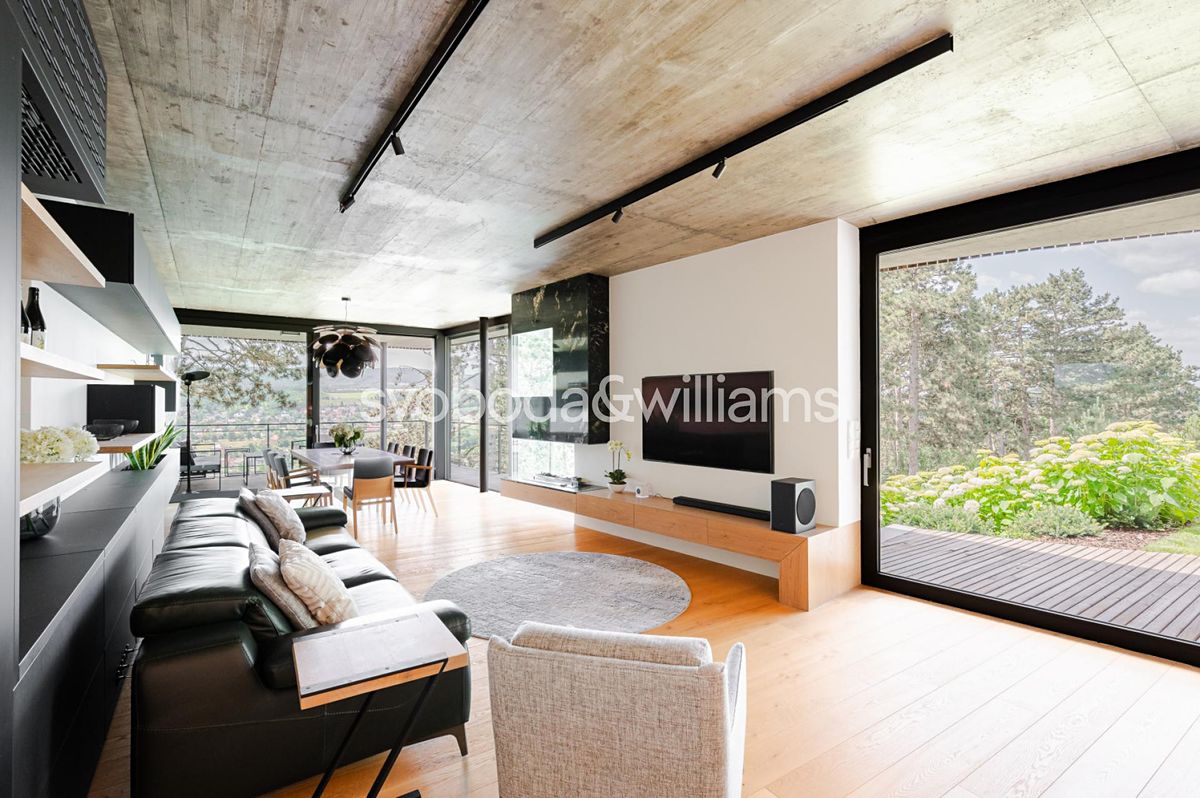 Prodej rodinného domu 305 m², pozemek 1079 m² – fotografie 5