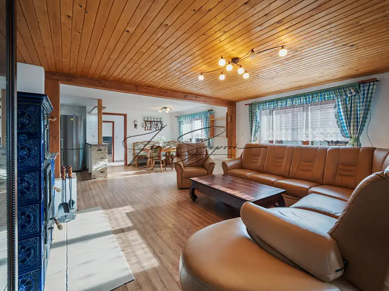 Prodej rodinného domu 208 m², pozemek 516 m², Dráchov – náhled fotky 2