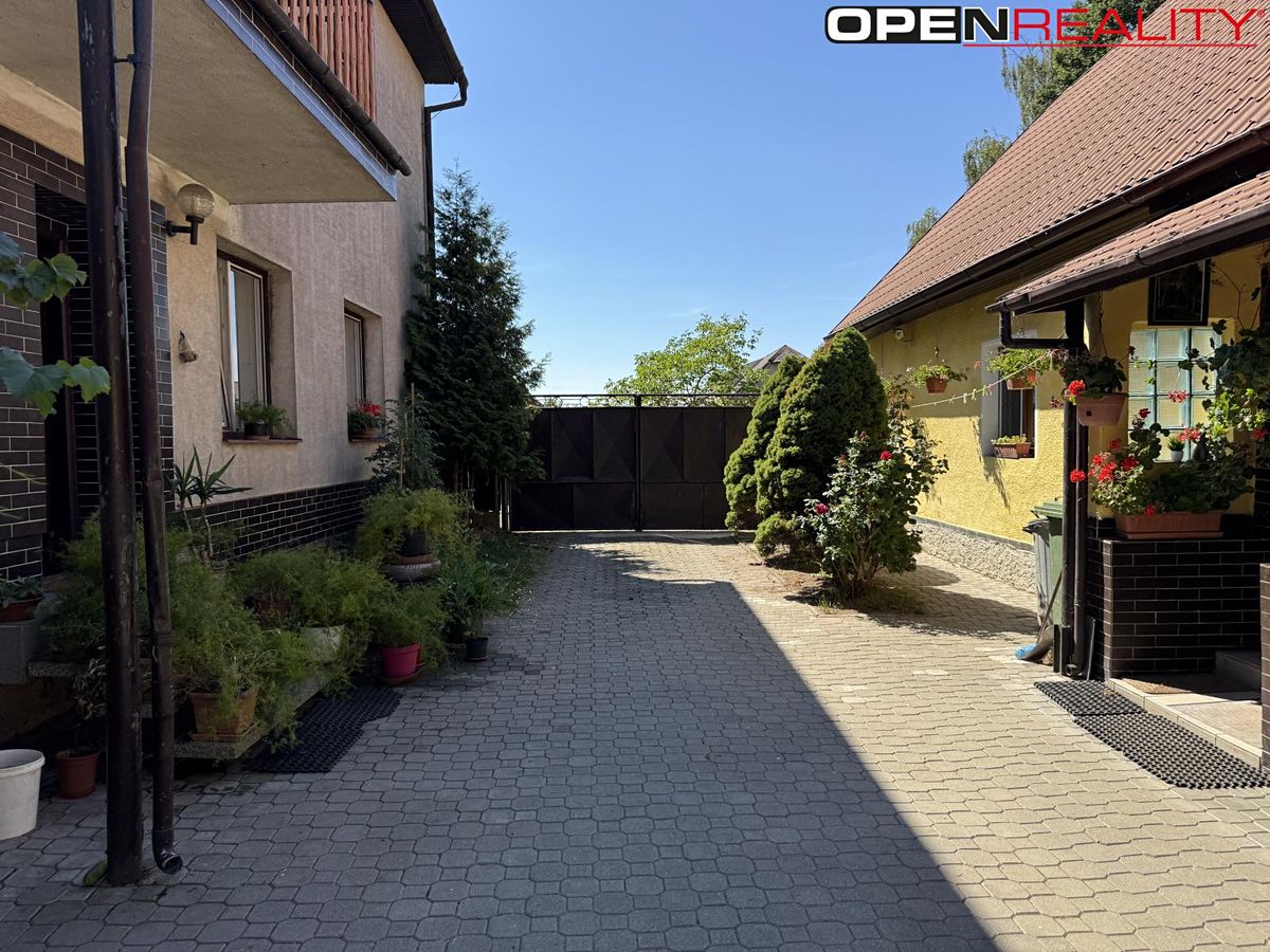 Prodej rodinného domu 321 m², pozemek 393 m² – fotografie 5