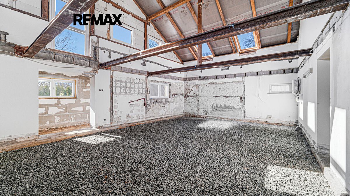 Prodej rodinného domu 308 m², pozemek 12767 m² – fotografie 4