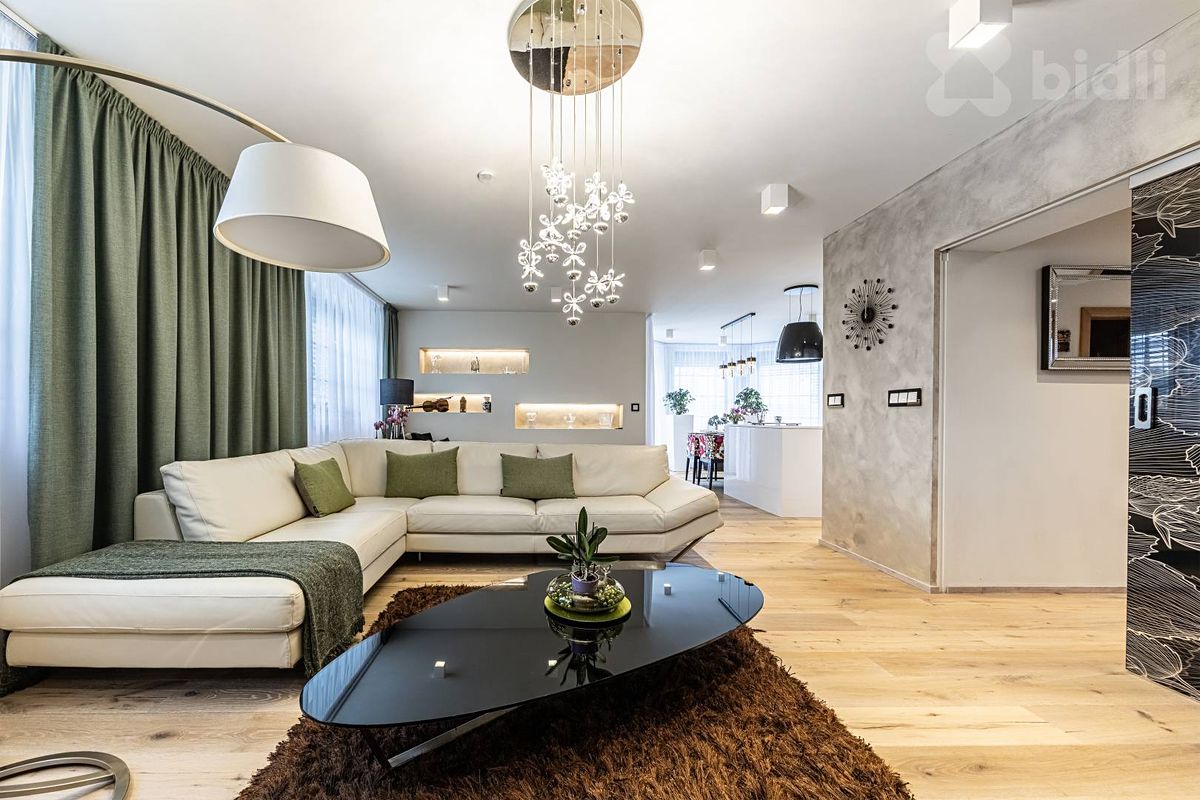 Prodej rodinného domu 195 m², pozemek 750 m² – fotografie 2