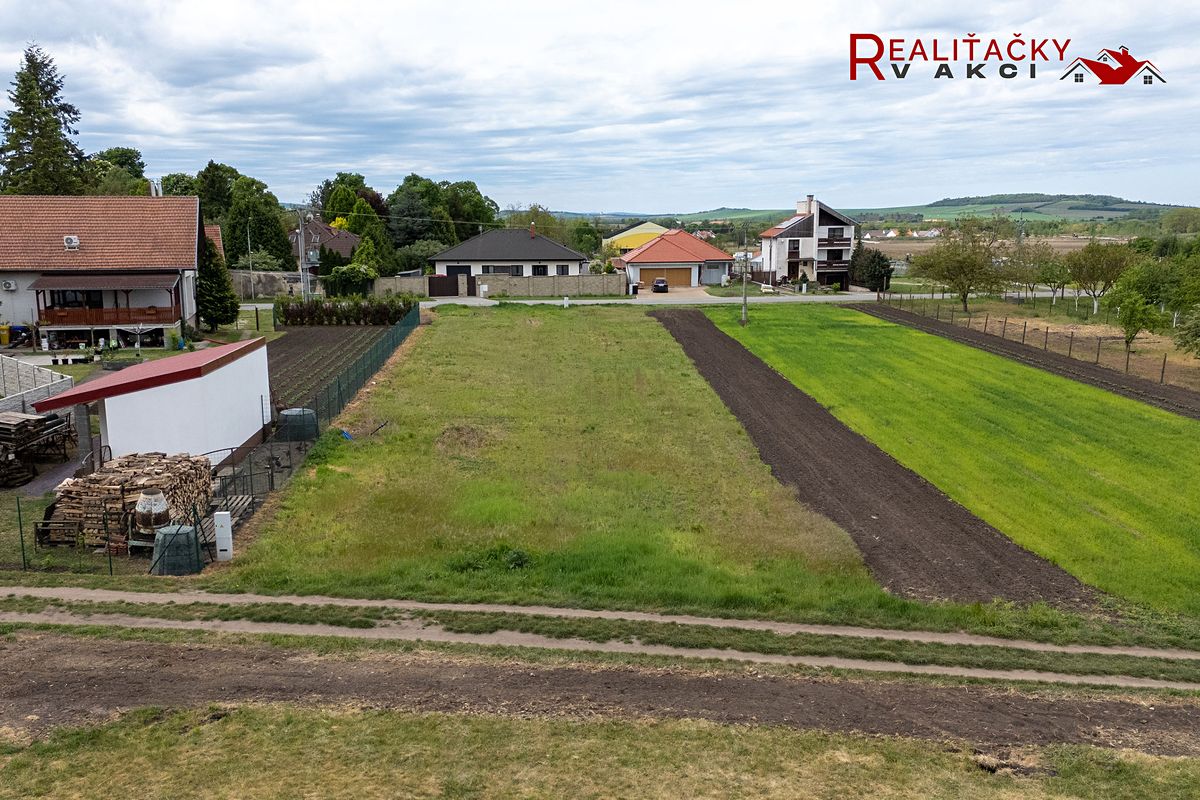 Prodej stavebního pozemku 756 m² – fotografie 2