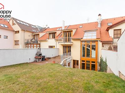 Pronájem rodinného domu 290 m², pozemek 550 m²